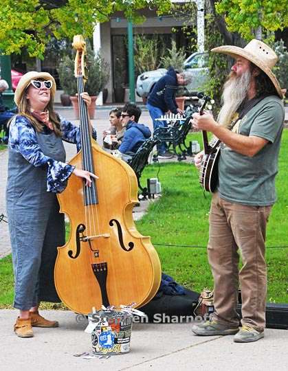 plaza performers 3 graphic